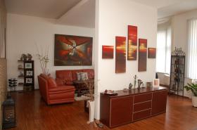 Apartamento dúplex de lujo en una zona residencial.