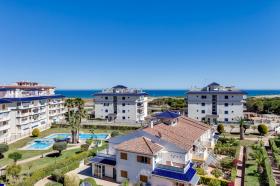 Apartamento en una residencia de lujo a 200 metros de la playa.