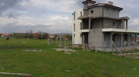 La parcela se encuentra en Tankovo.