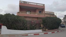 En venta una villa de dos niveles