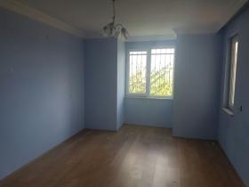 Villa en venta del propietario con vista a la montaña en el distrito de Dosemealti