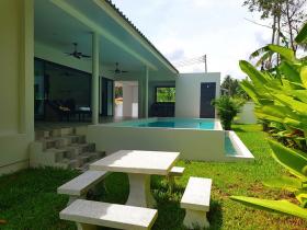 En venta 2 villas con piscina en Namuang