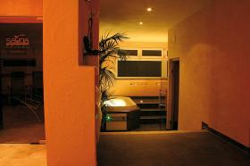 Edificio residencial y comercial con zona de sauna y piscina cubierta en venta