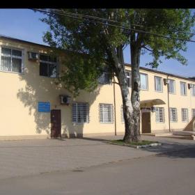 En venta edificio de oficinas con terreno