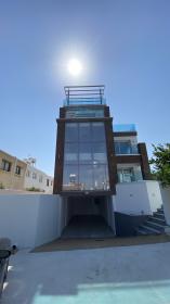 Lujosa villa moderna en el corazón de Protaras