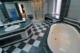 Villa de lujo de 870 m2 con parcela de 1702 m2 para un cliente muy exigente