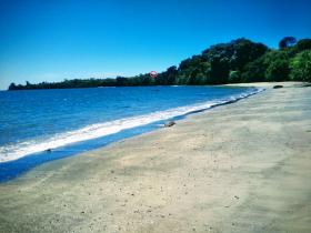 Terreno para construcción cerca de la playa frente a Nosy Be
