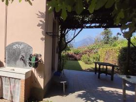 Villa ubicada en un pueblo medieval en Toscana
