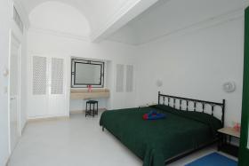 Hotel bien establecido, situado en una magnífica playa.