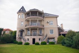 Casa de campo de lujo en venta en Sauvignon-2 Odessa