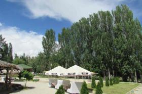 Complejo turístico en venta en la orilla norte del lago Issyk-Kul