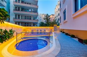 Se vende apartamento a 100 metros de la playa de arena