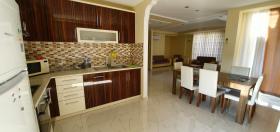Amplio apartamento cerca del mar en una prestigiosa zona de Antalya