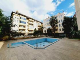 Apartamento cómodo y limpio en excelentes condiciones y amueblado.