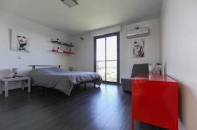 Villa de arquitecto contemporáneo con vistas panorámicas de la ciudad y el mar