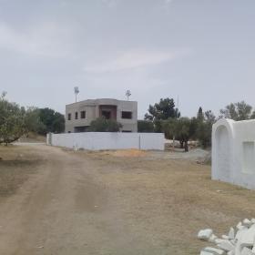 Villa de estilo americano sin terminar en Barraket Sahel Hammamet