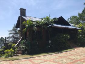 Se vende bonita villa con vista al pueblo