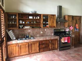 Se vende bonita villa con vista al pueblo