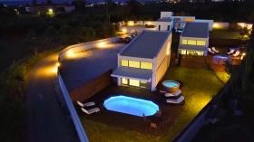 3 villas modernas de lujo en venta a 1km de la playa