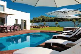 3 villas modernas de lujo en venta a 1km de la playa