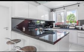 Vender una casa nueva cerca de Dusseldorf