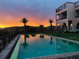 Hotel con jardín y terraza en venta en Ouarzazate