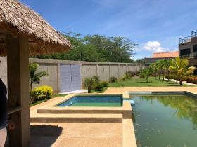 Urbanización completa en venta 9 casas + piscina en Playa el Yaque