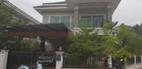 Casa en barrio seguro con cuidador en Nakhon Ratchasima
