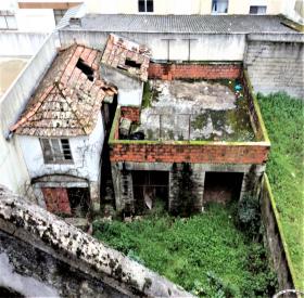 Edificio de cuatro plantas en el centro de Mangualde - oportunidad de inversión