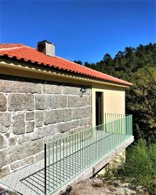 Finca 25000 m2 de terreno con vista al río Tâmeg