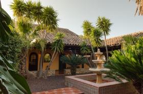 Resort privado de villas de lujo en venta o alquiler en San Carlos de la Rapita