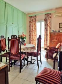 Hermosa casa unifamiliar en venta con vista al mar