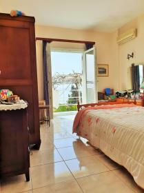 Hermosa casa unifamiliar en venta con vista al mar