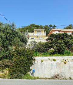 Hermosa casa unifamiliar en venta con vista al mar