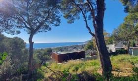 Terreno residencial con vistas despejadas al mar
