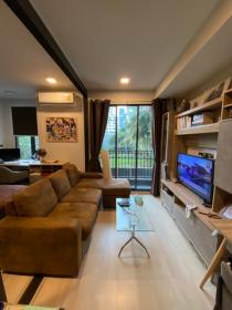 En venta en el área de Bangkok Asoke nuevo apartamento de 2 dormitorios- rentabilidad inmediata