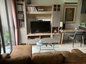 En venta en el área de Bangkok Asoke nuevo apartamento de 2 dormitorios- rentabilidad inmediata