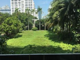 En venta en el área de Bangkok Asoke nuevo apartamento de 2 dormitorios- rentabilidad inmediata