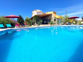 Encantadora villa con impresionantes vistas panorámicas al mar y al campo