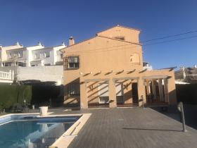 Casa independiente ubicada a 500 metros del mar