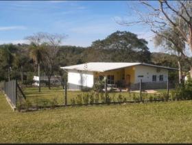 Casa familiar bien mantenida