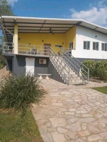 Casa familiar bien mantenida