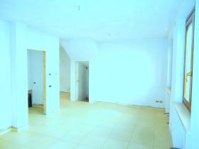 Casa bifamiliar a estrenar ubicada en el centro de Porto San Giorgio