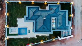 Se Vende Villa 4+1 Recién Amueblada con Mar Egeo y Maravillosas Vistas a la Montaña