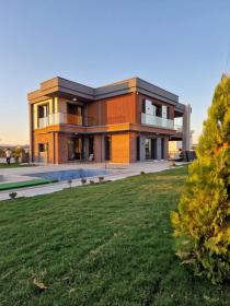 Se Vende Villa 4+1 Recién Amueblada con Mar Egeo y Maravillosas Vistas a la Montaña