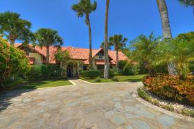 Villa Shangri La frente al mar