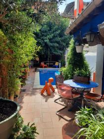 Gran casa de pueblo en 4 niveles con piscina