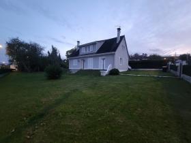 En venta muy bonita casa burguesa de 1970
