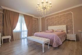 Venta de casa de tres pisos en Saguramo