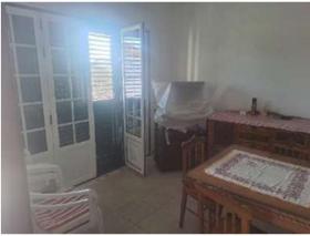 Gran casa de campo con terreno y jardín privados.